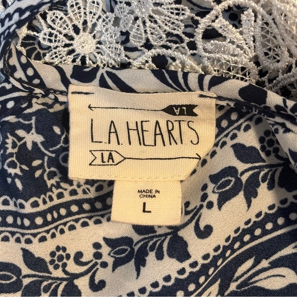 LA HEARTS Navy and White Floral Halter Top with Lace Trim-size L - Picture 5 of 7